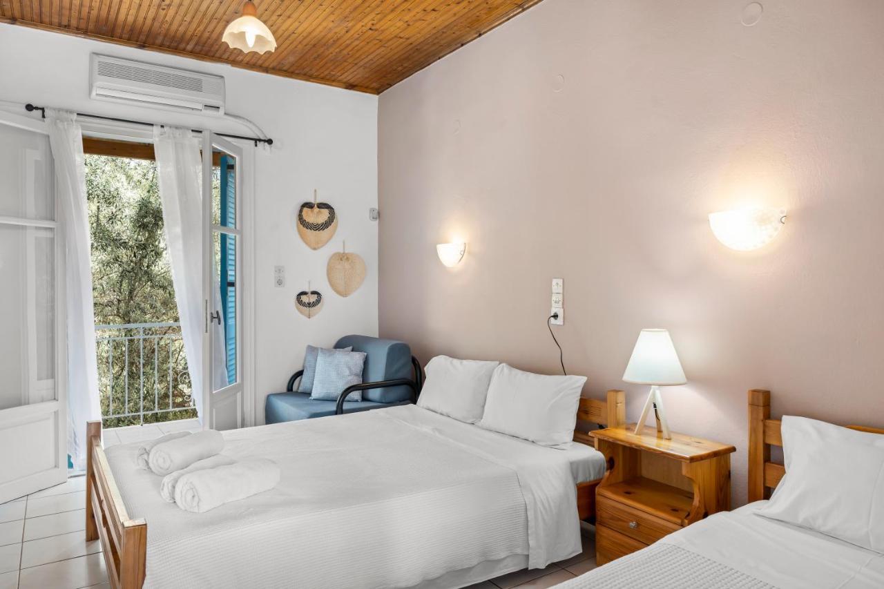 Oceanis Rooms Mikros Gialos Ngoại thất bức ảnh