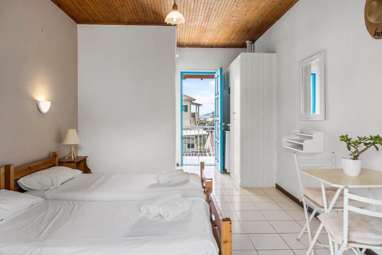 Oceanis Rooms Mikros Gialos Ngoại thất bức ảnh