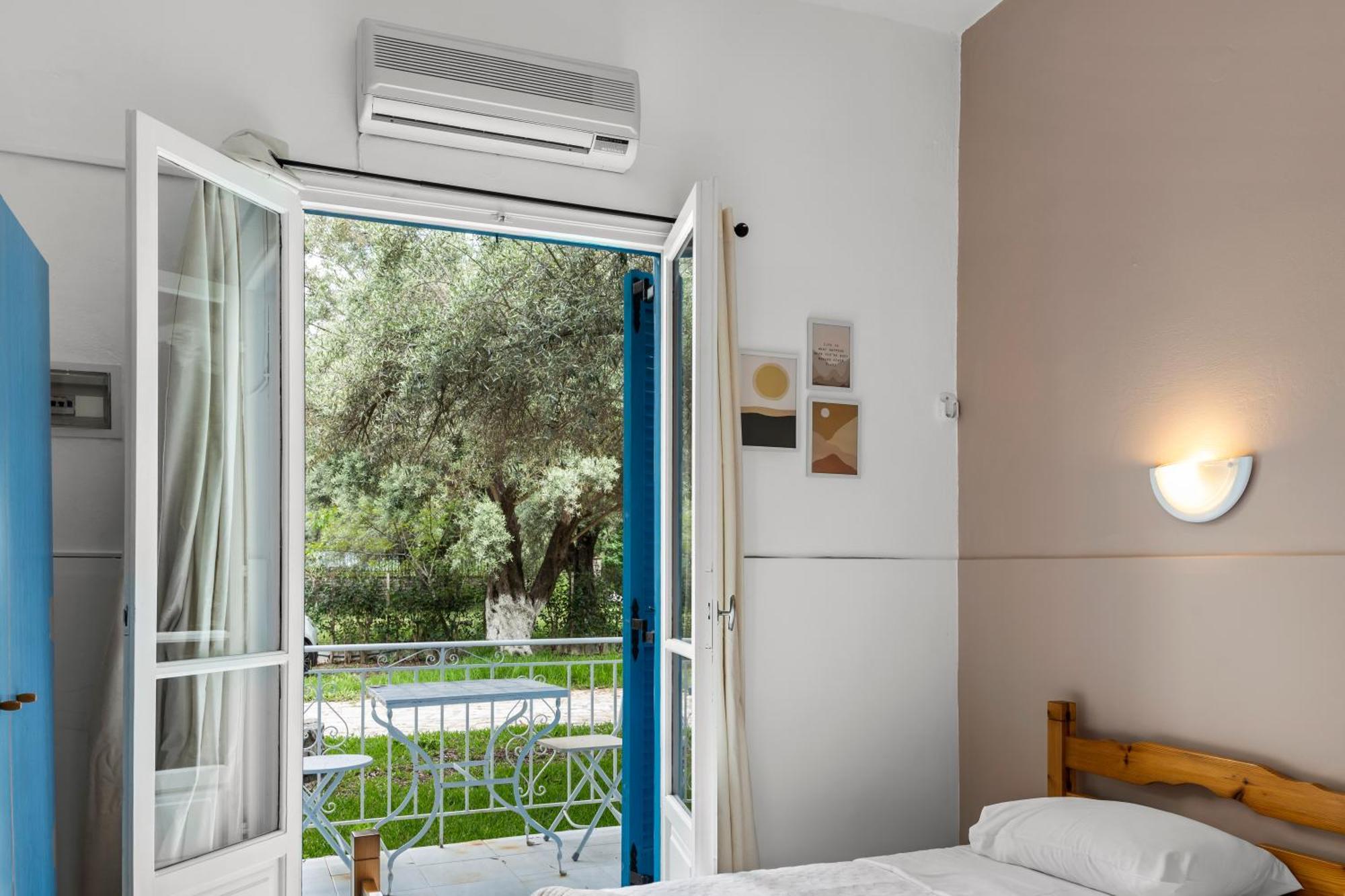 Oceanis Rooms Mikros Gialos Ngoại thất bức ảnh